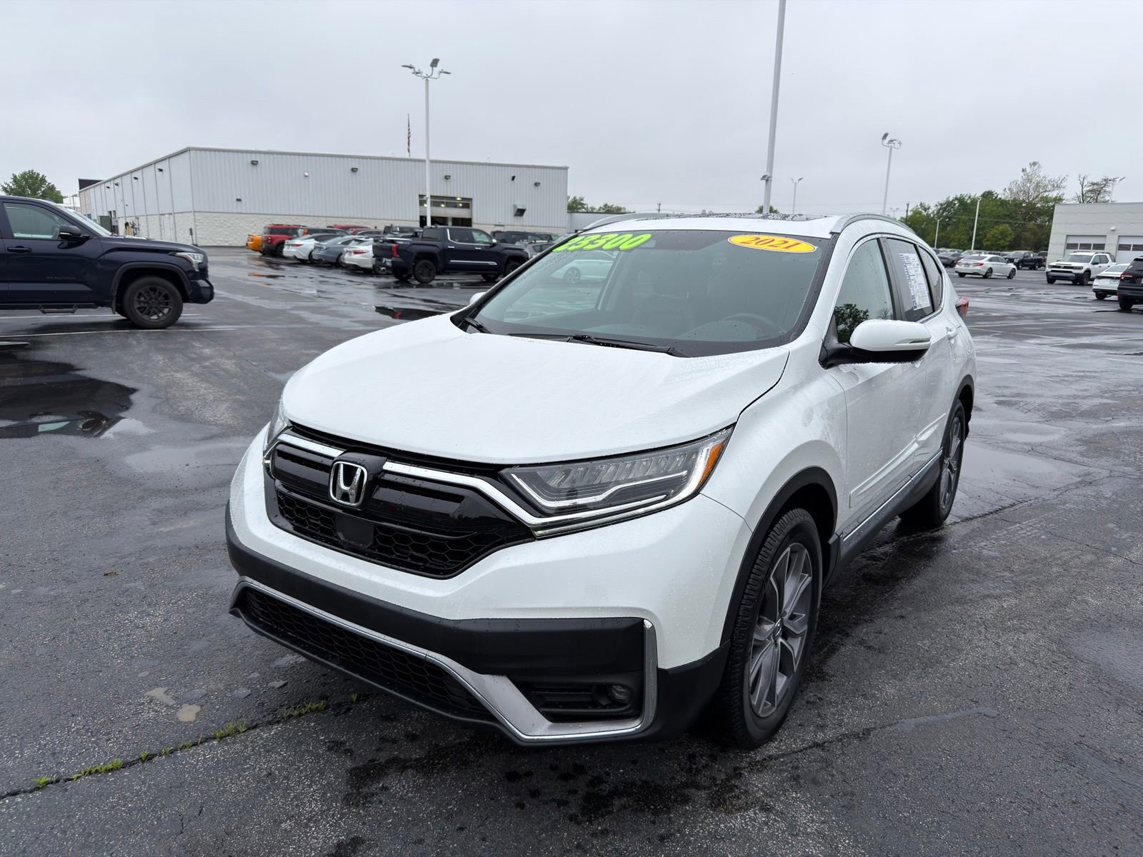 Used 2021 Honda CR-V Touring image 2
