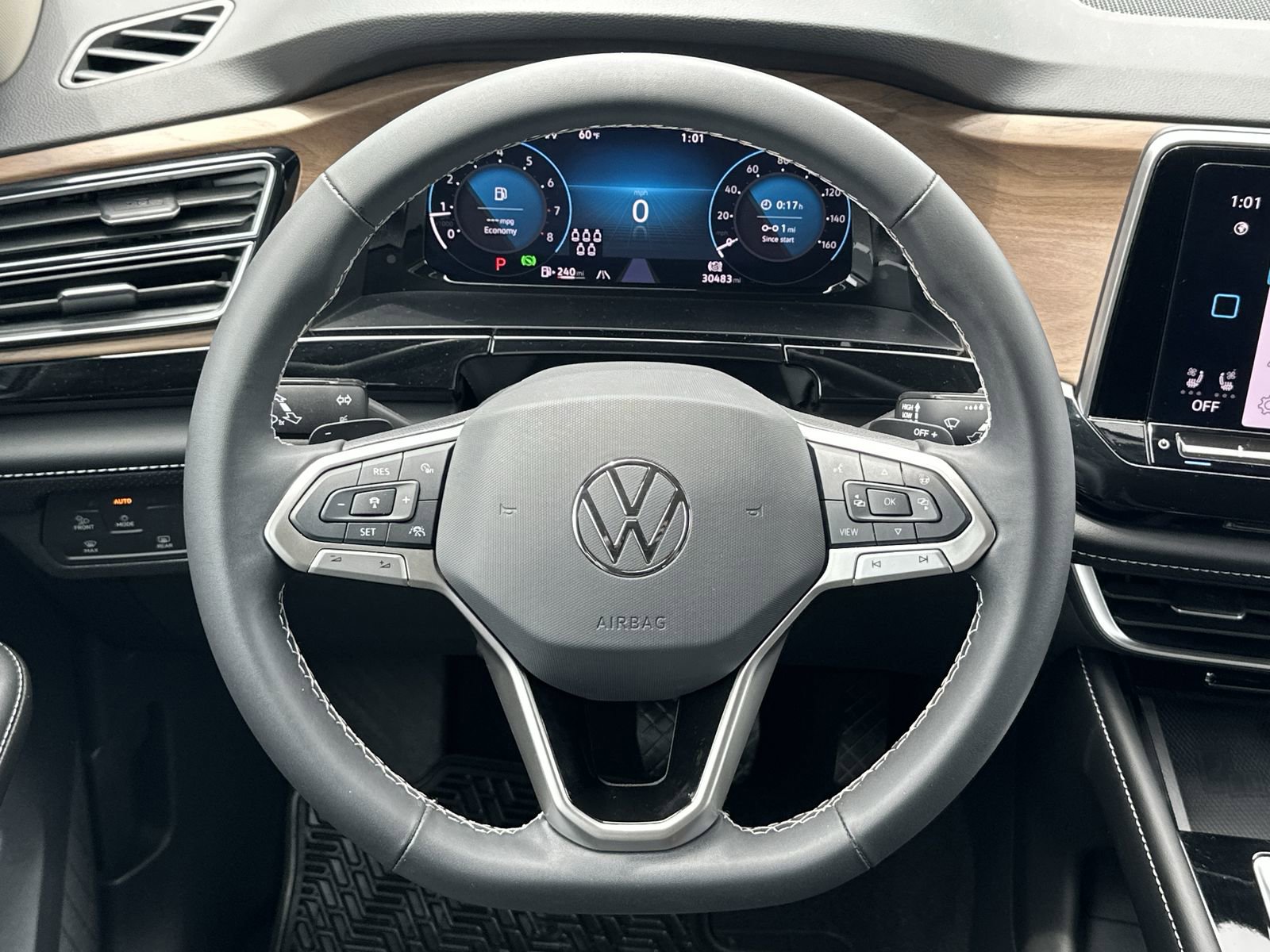 Used 2024 Volkswagen Atlas SE FWD image 19