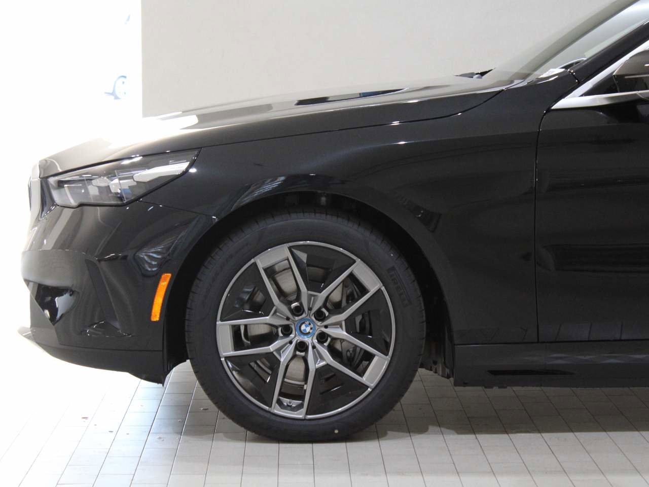 Used 2024 BMW i5 eDrive40i w/ Premium Package image 4