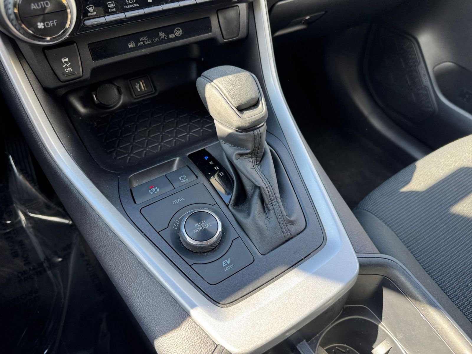 Used 2025 Toyota RAV4 LE image 36