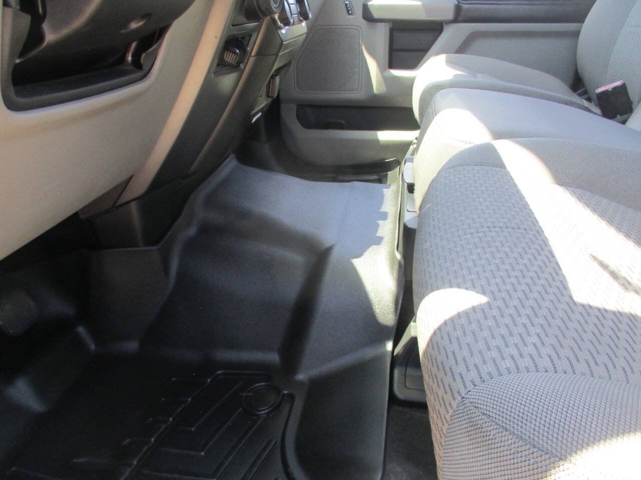 Used 2016 Ford F150 XLT w/ Trailer Tow Package AWD/4WD image 15