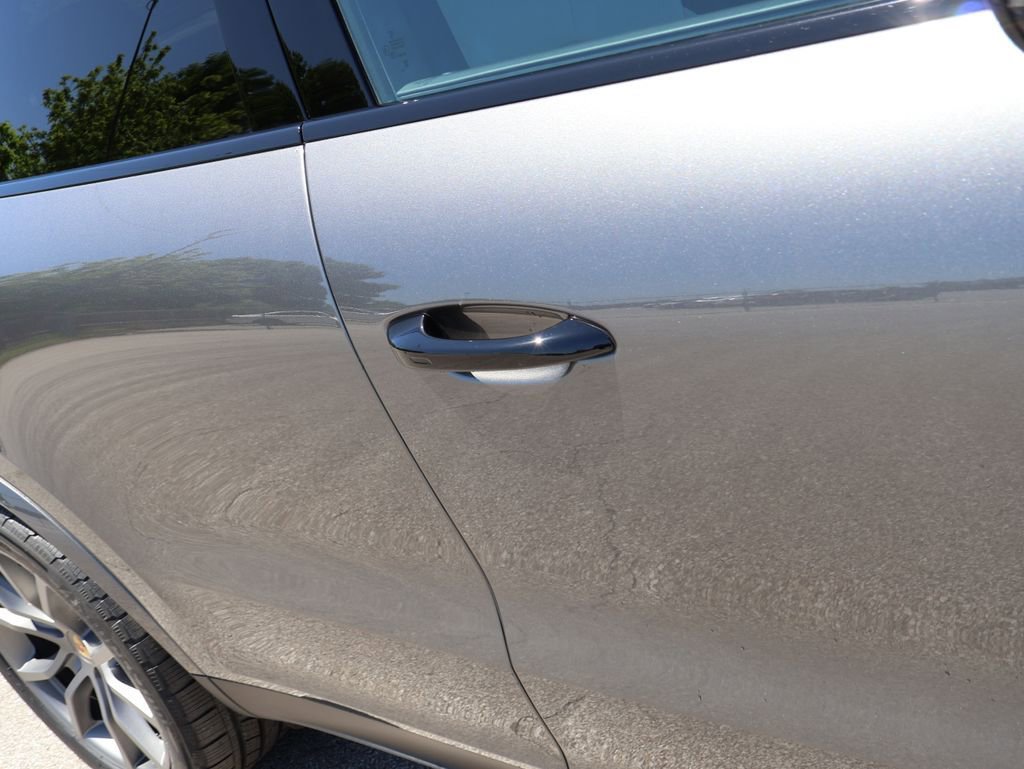Certified 2024 Porsche Cayenne S AWD/4WD image 16