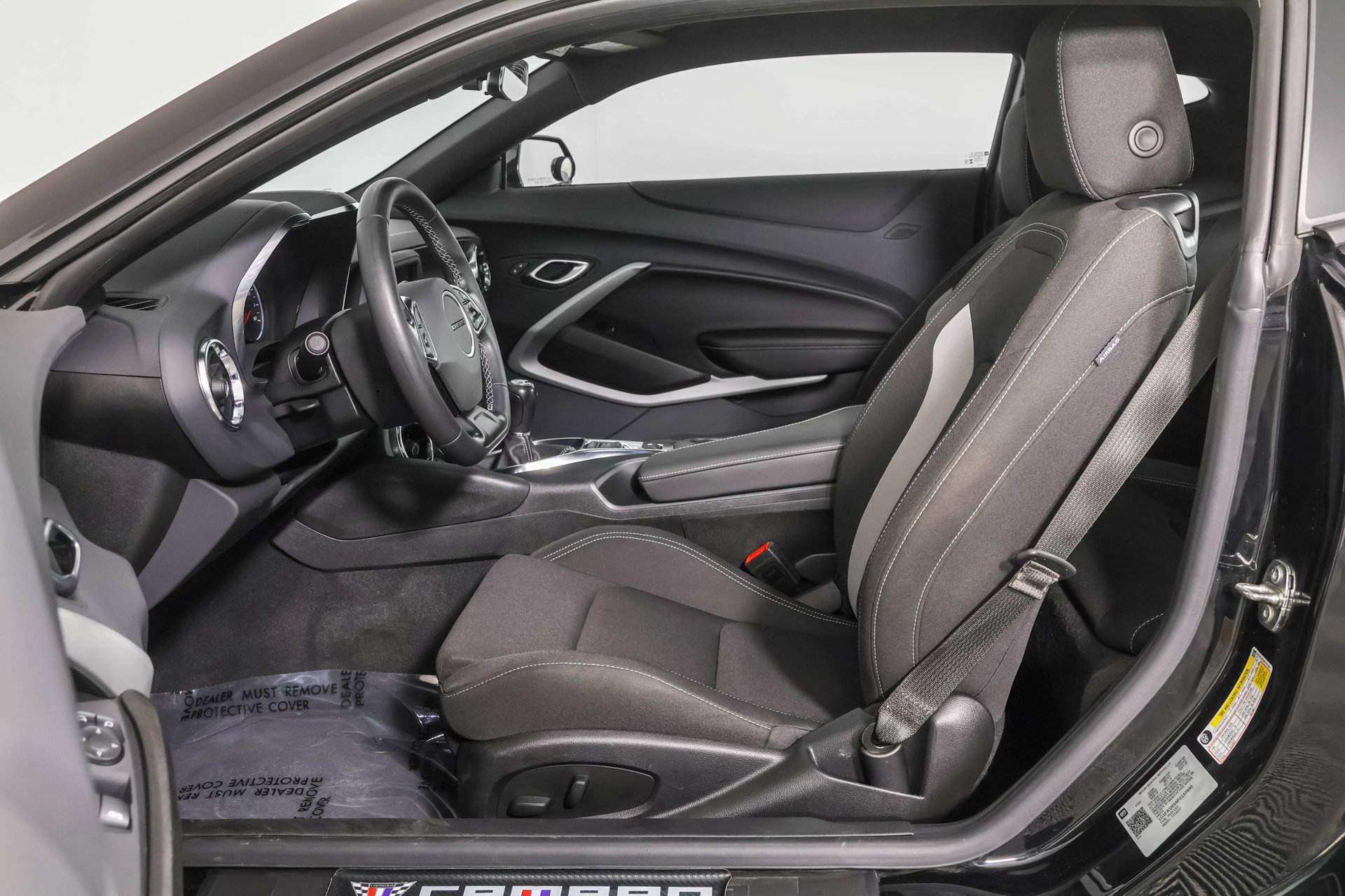 Used 2023 Chevrolet Camaro LT RWD image 7