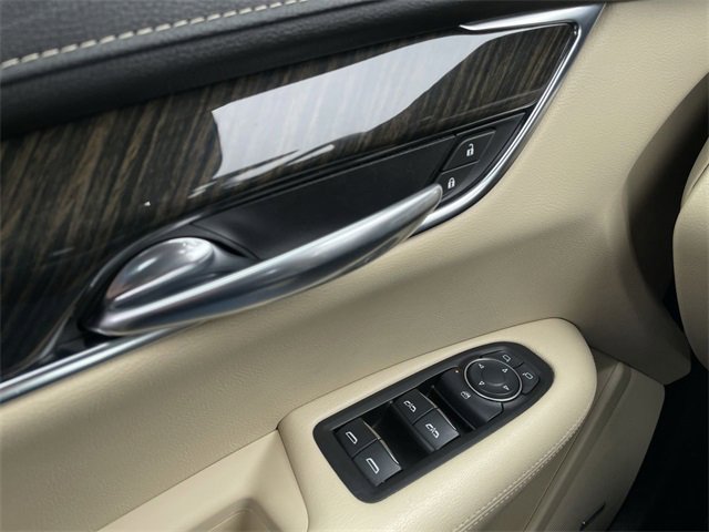 Used 2017 Cadillac XT5 FWD image 13