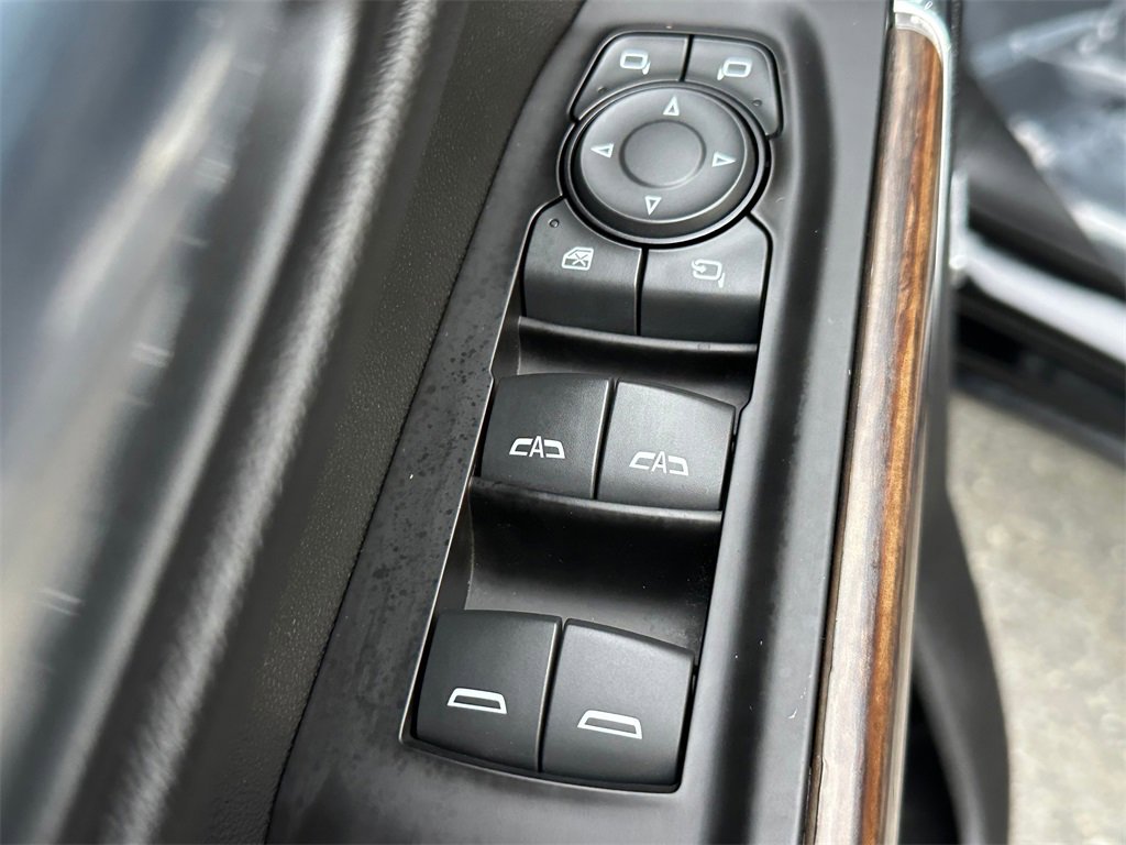 Used 2019 Chevrolet Silverado 1500 High Country w/ Technology Package image 21