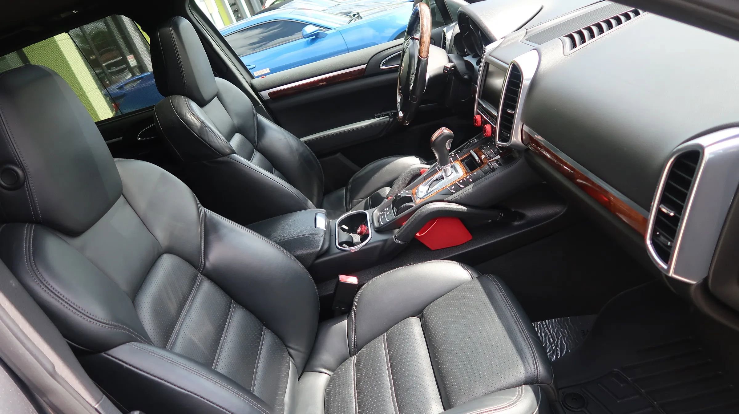 Used 2011 Porsche Cayenne S AWD/4WD image 26