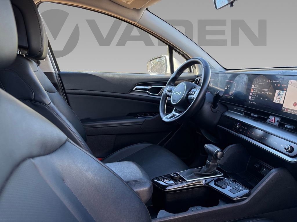 Used 2024 Kia Sportage EX image 7