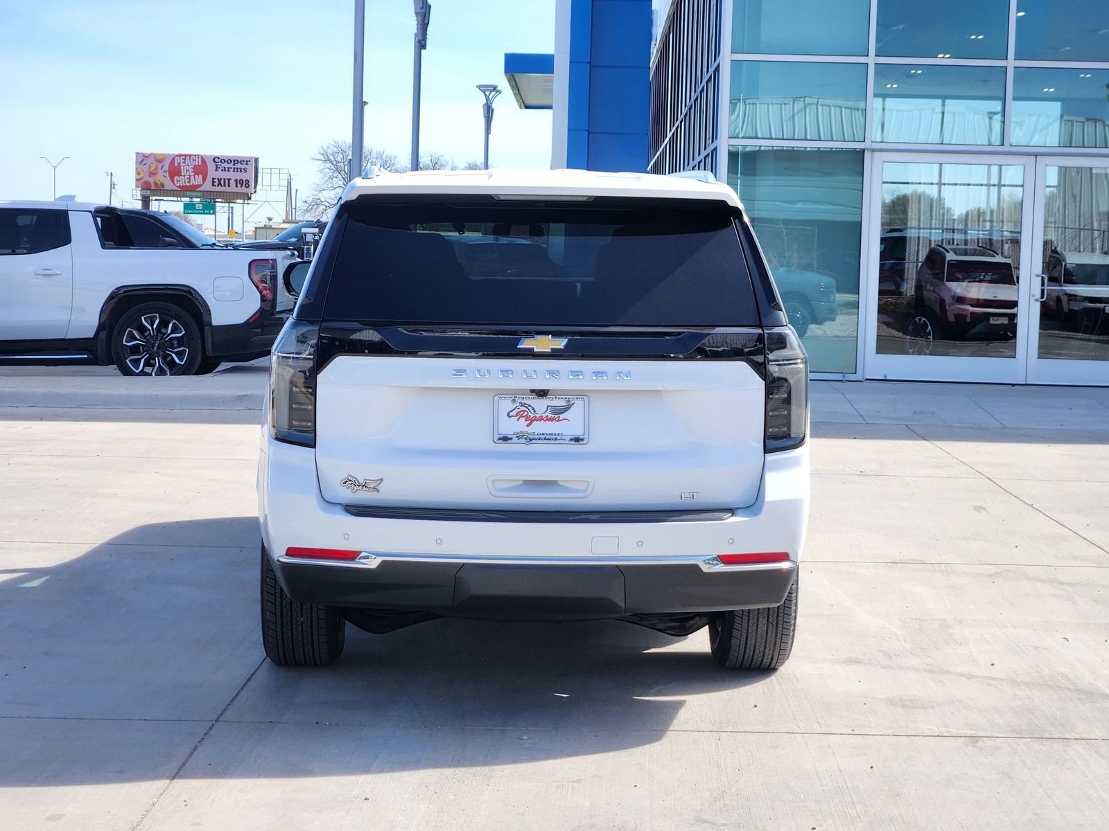 New 2026 Chevrolet Suburban LT w/ Comfort Package image 8