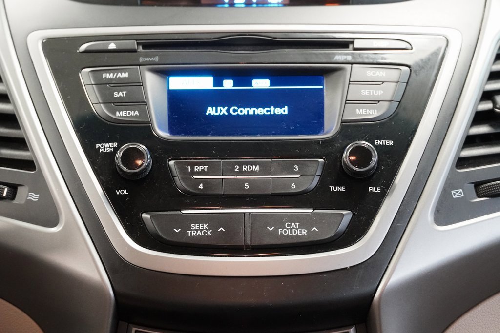 Used 2015 Hyundai Elantra SE image 18