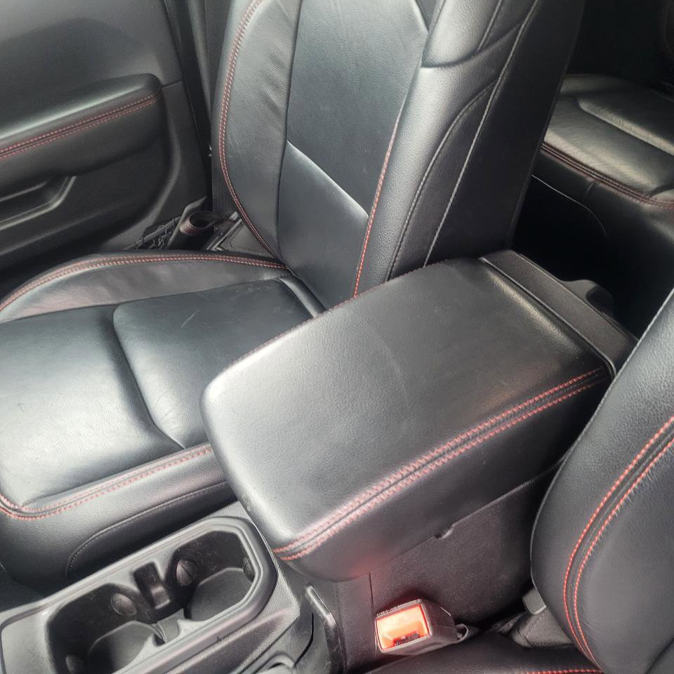 Used 2018 Jeep Wrangler Unlimited Rubicon w/ Dual Top Group image 13