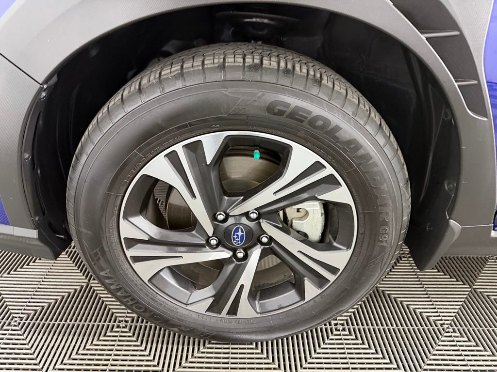 Used 2024 Subaru Crosstrek 2.0i Premium AWD/4WD image 11