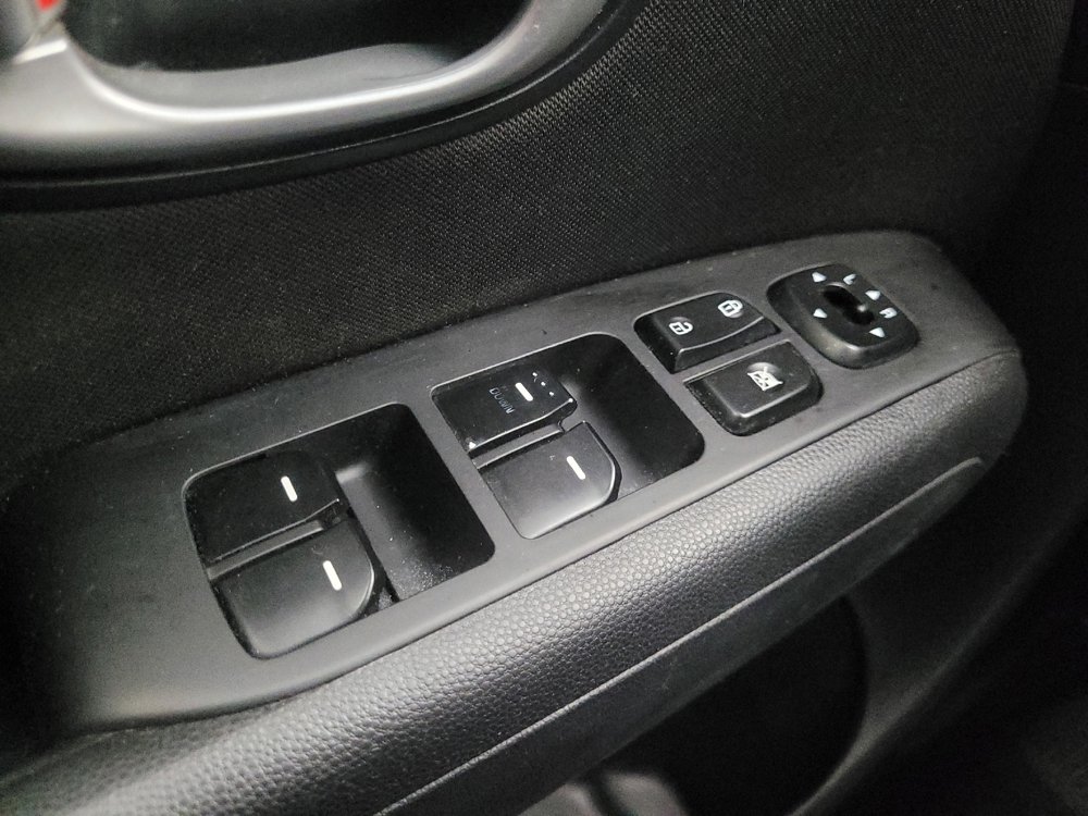 Used 2016 Kia Soul FWD image 27