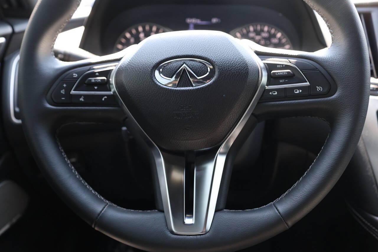 Used 2020 INFINITI Q60 3.0t Luxe w/ Essential Package AWD/4WD image 16