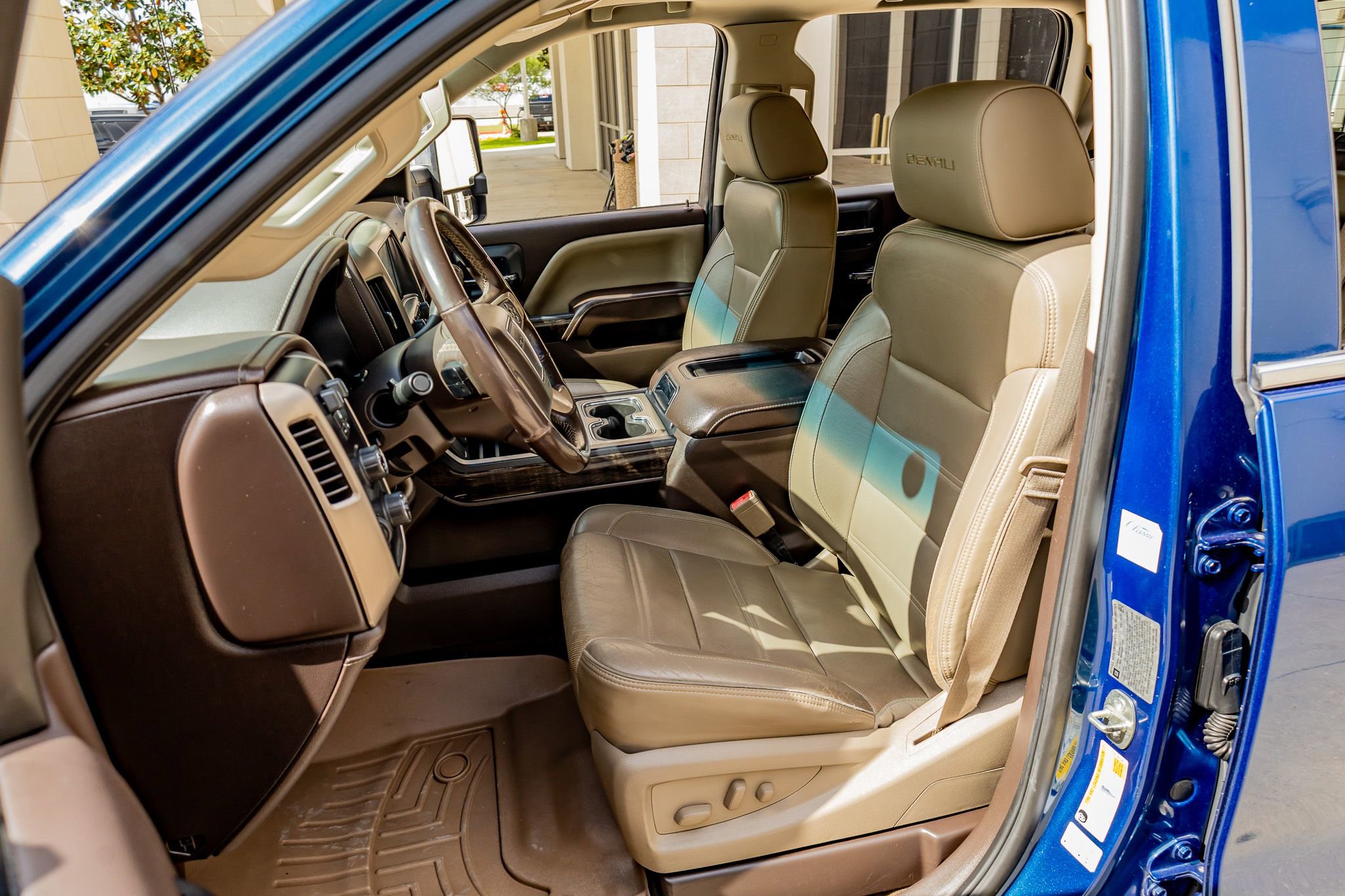 Used 2015 GMC Sierra 3500 Denali w/ Duramax Plus Package image 25