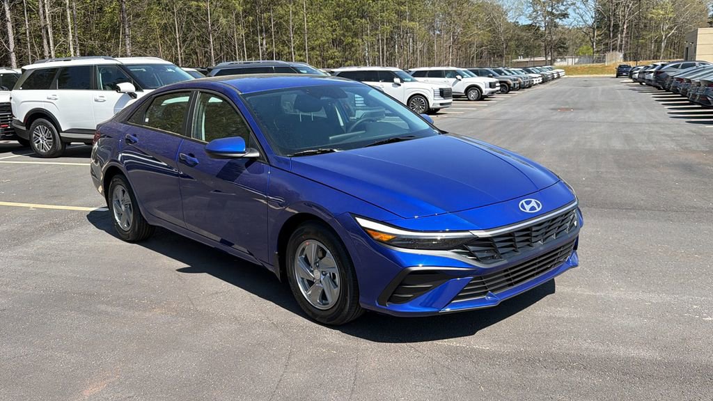 New 2026 Hyundai Elantra SE image 3