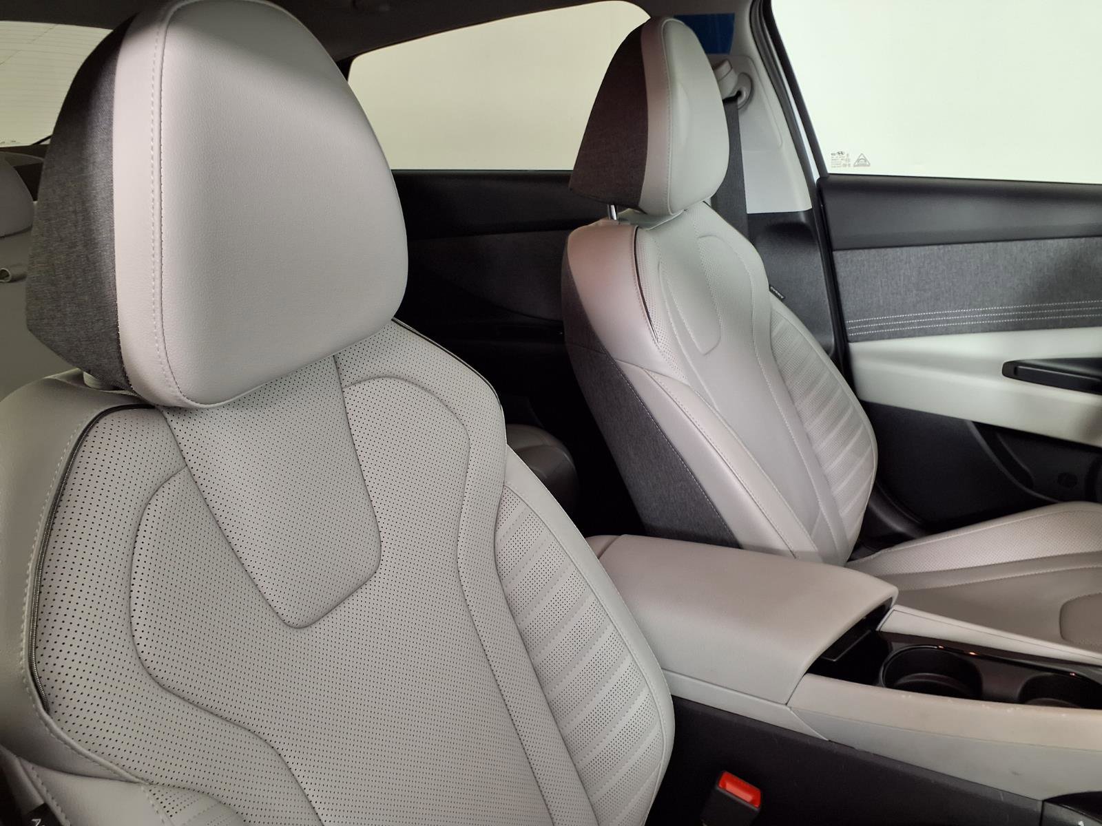 Certified 2024 Hyundai Elantra Limited image 10