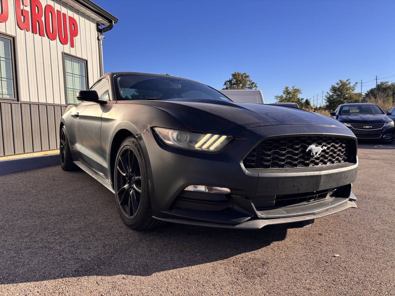 Used 2017 Ford Mustang Coupe RWD image 4