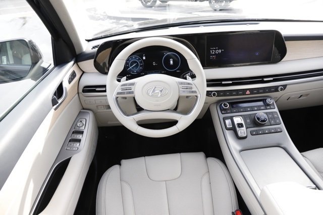 Certified 2025 Hyundai Palisade Limited image 19