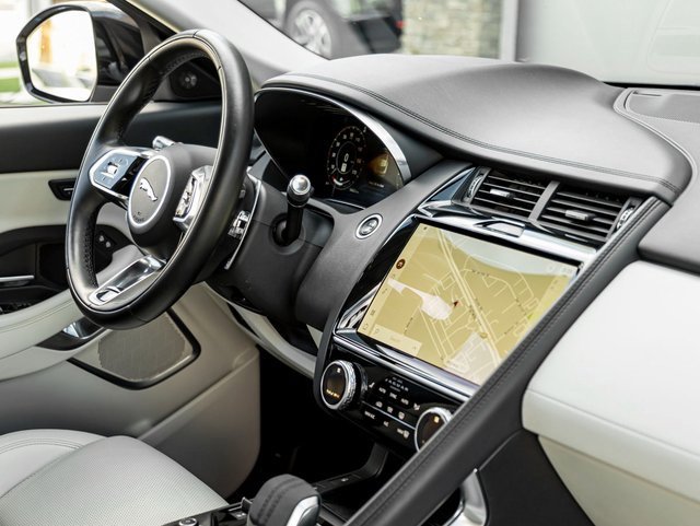 Used 2022 Jaguar E-PACE SE image 30