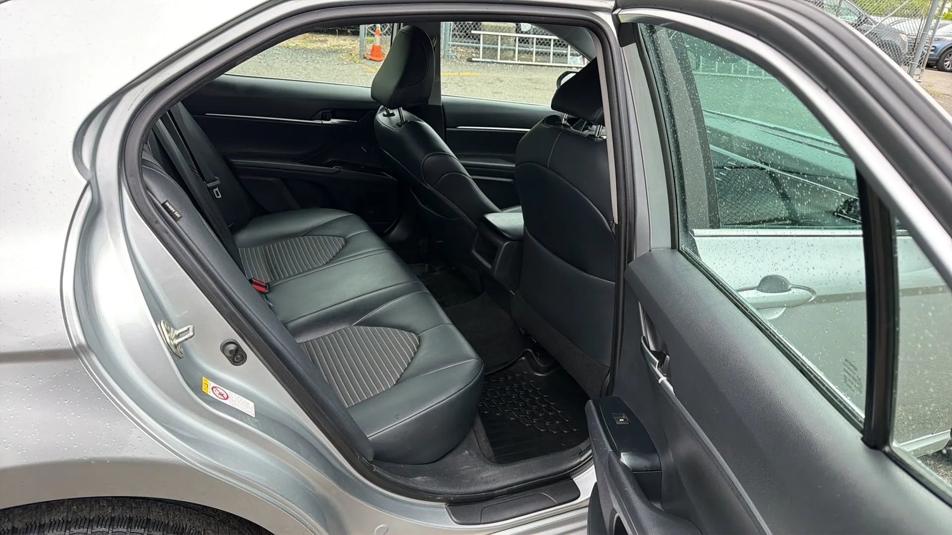 Used 2019 Toyota Camry SE FWD image 24