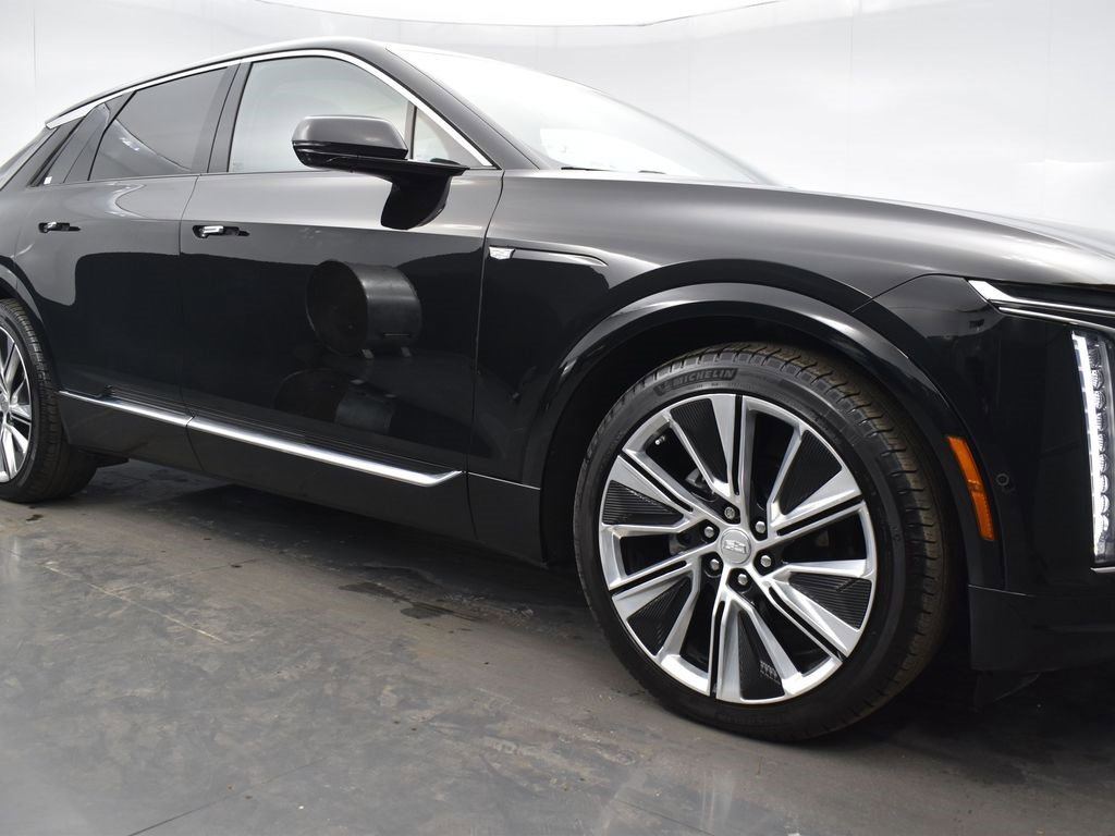 Certified 2024 Cadillac Lyriq Luxury w/ LPO, Floor Liner Package image 34
