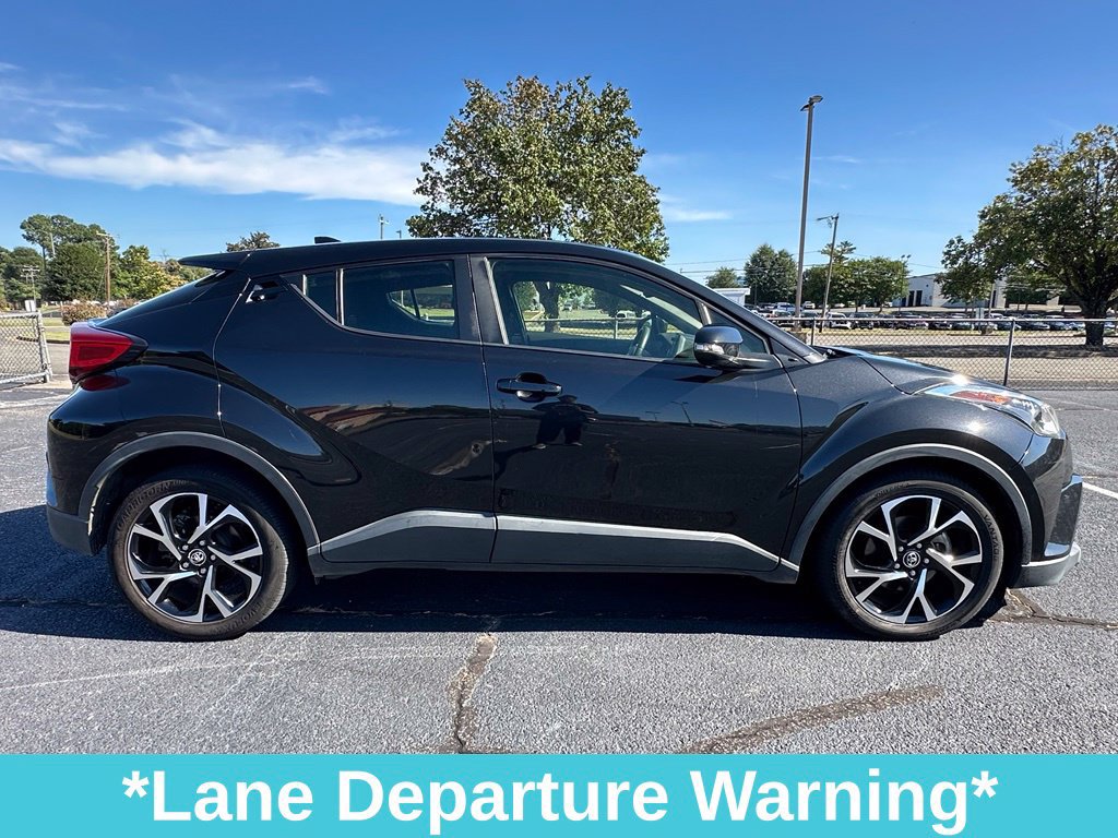 Used 2018 Toyota C-HR XLE FWD image 11