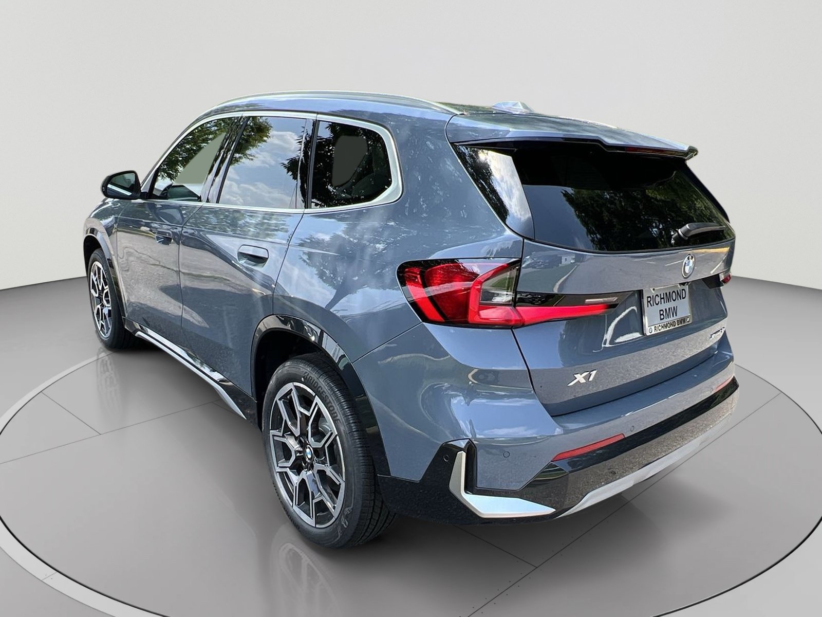 New 2026 BMW X1 xDrive28i w/ Convenience Package AWD/4WD image 3