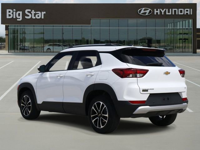Used 2025 Chevrolet TrailBlazer LT w/ Convenience Package image 3