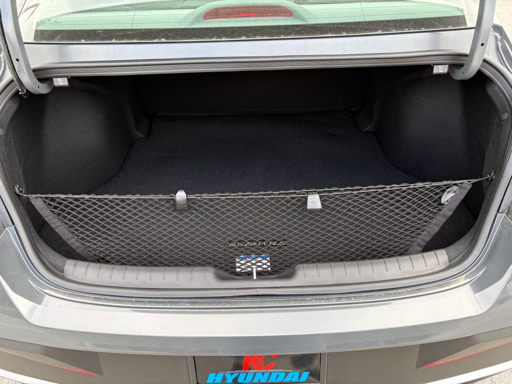 New 2026 Hyundai Elantra Sport FWD image 18