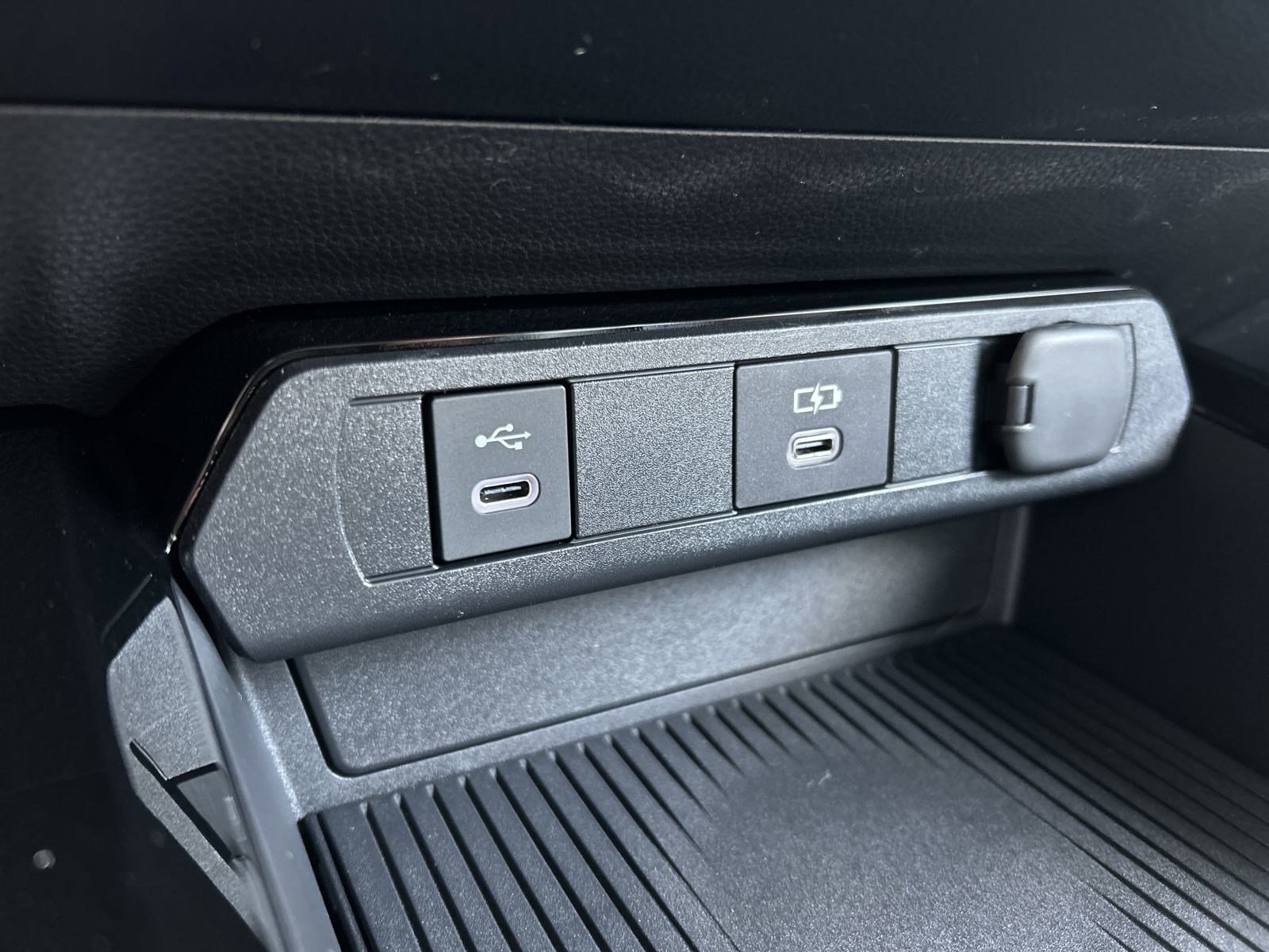 Used 2024 Toyota Prius Prime Premium w/ Advanced Technology Package image 18