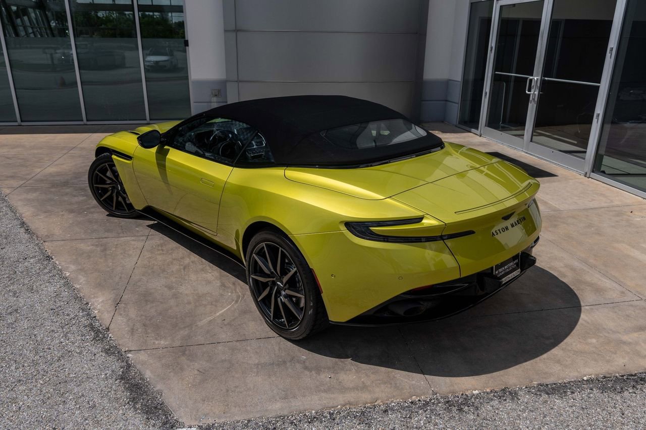 Used 2022 Aston Martin DB11 Volante RWD image 22