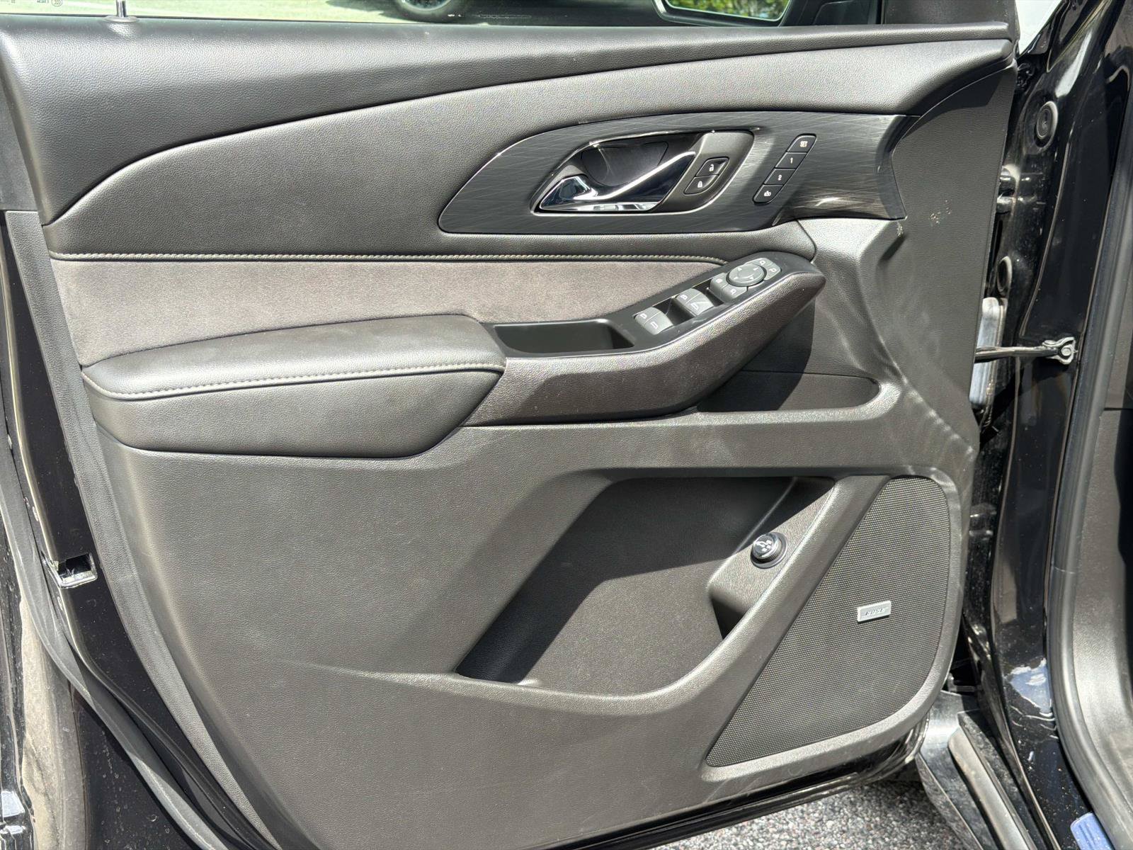 Used 2023 Chevrolet Traverse High Country w/ LPO, Floor Liner Package FWD image 15