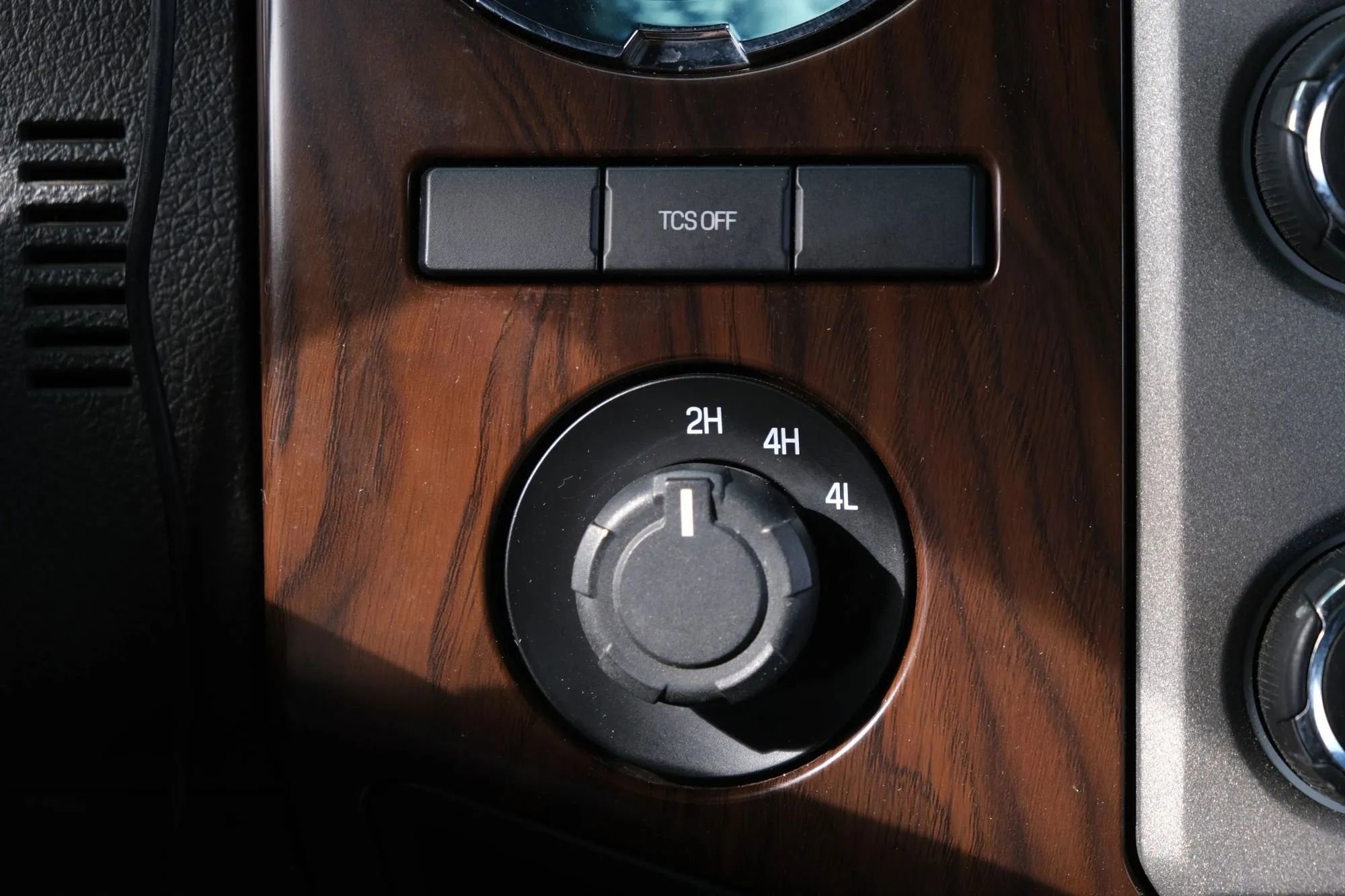 Used 2015 Ford F350 Lariat w/ Lariat Interior Package image 42