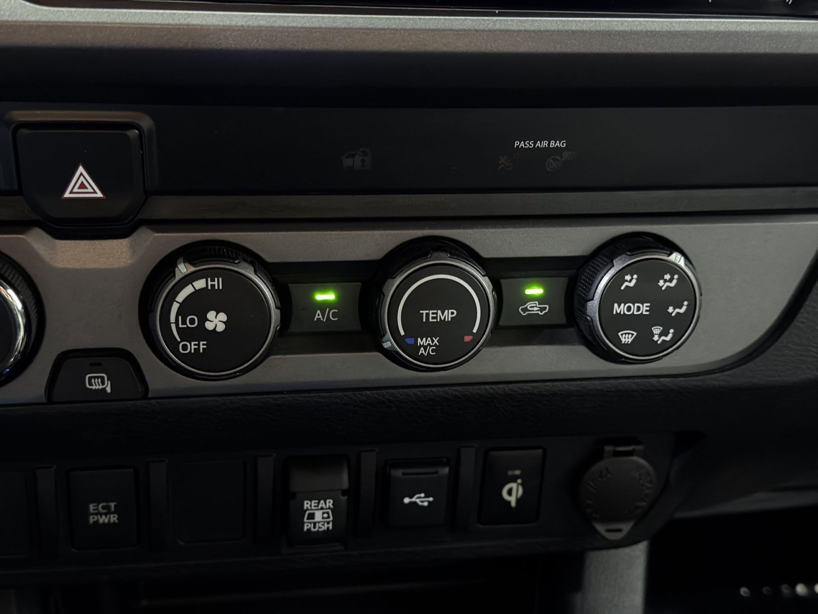 Used 2020 Toyota Tacoma TRD Sport AWD/4WD image 20