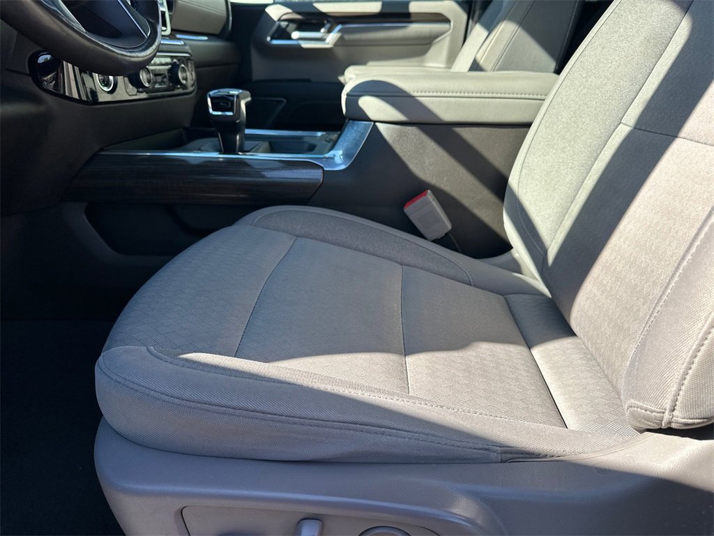 Used 2023 Chevrolet Silverado 1500 LT image 10