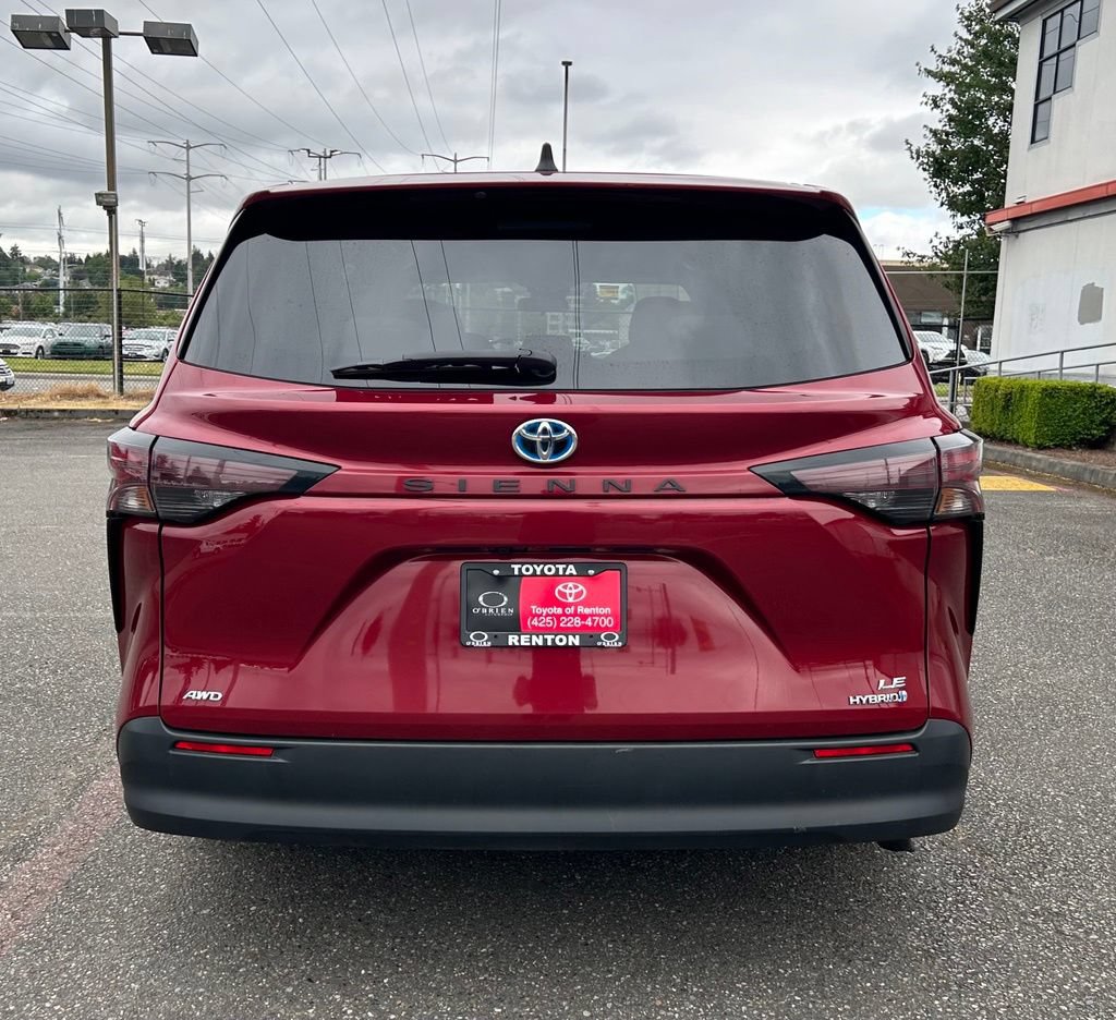 Certified 2024 Toyota Sienna LE AWD/4WD image 6