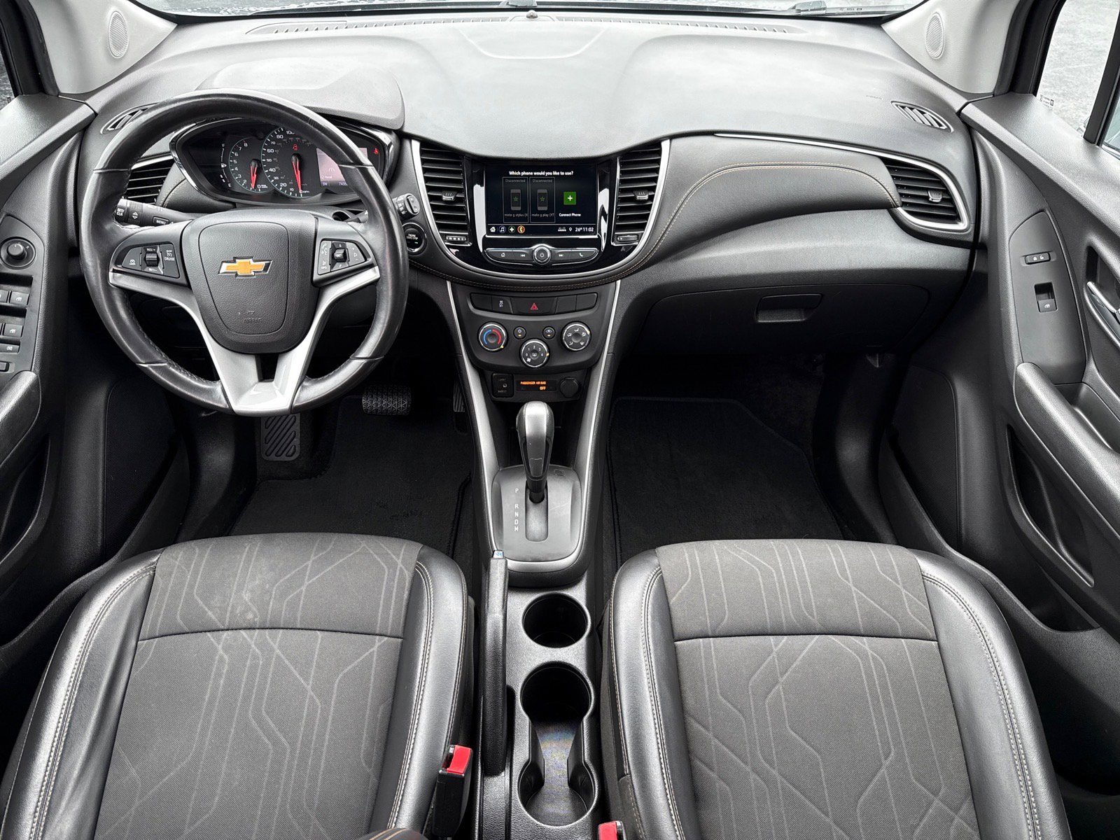 Used 2019 Chevrolet Trax LT w/ LT Convenience Package image 12