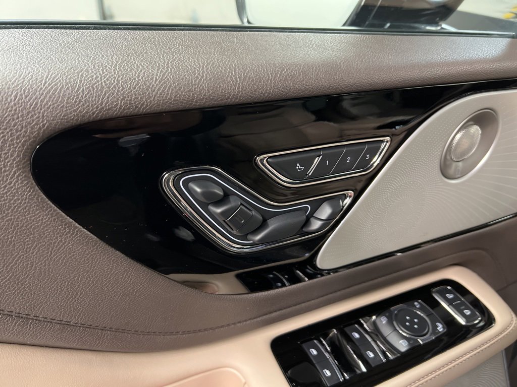 Used 2022 Lincoln Aviator Reserve w/ Equipment Group 201A image 29