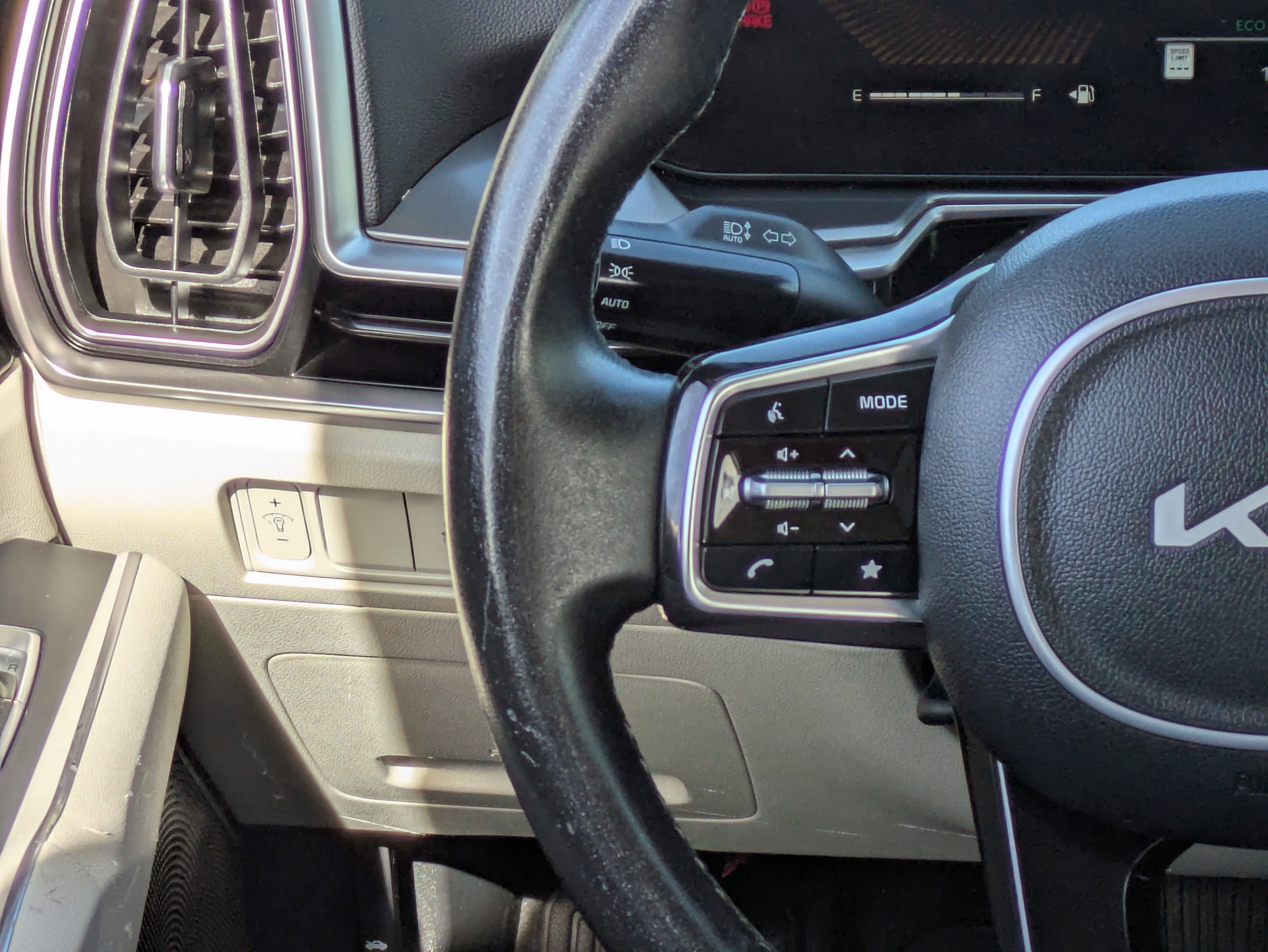 Certified 2025 Kia Sorento S image 24