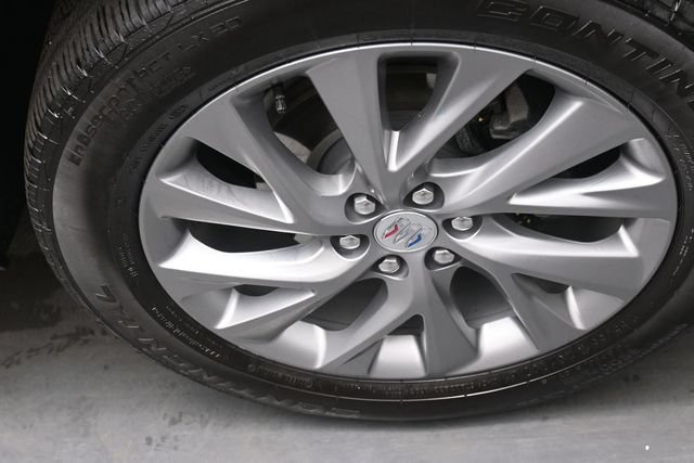 Used 2025 Buick Enclave Preferred w/ Power Package AWD/4WD image 31