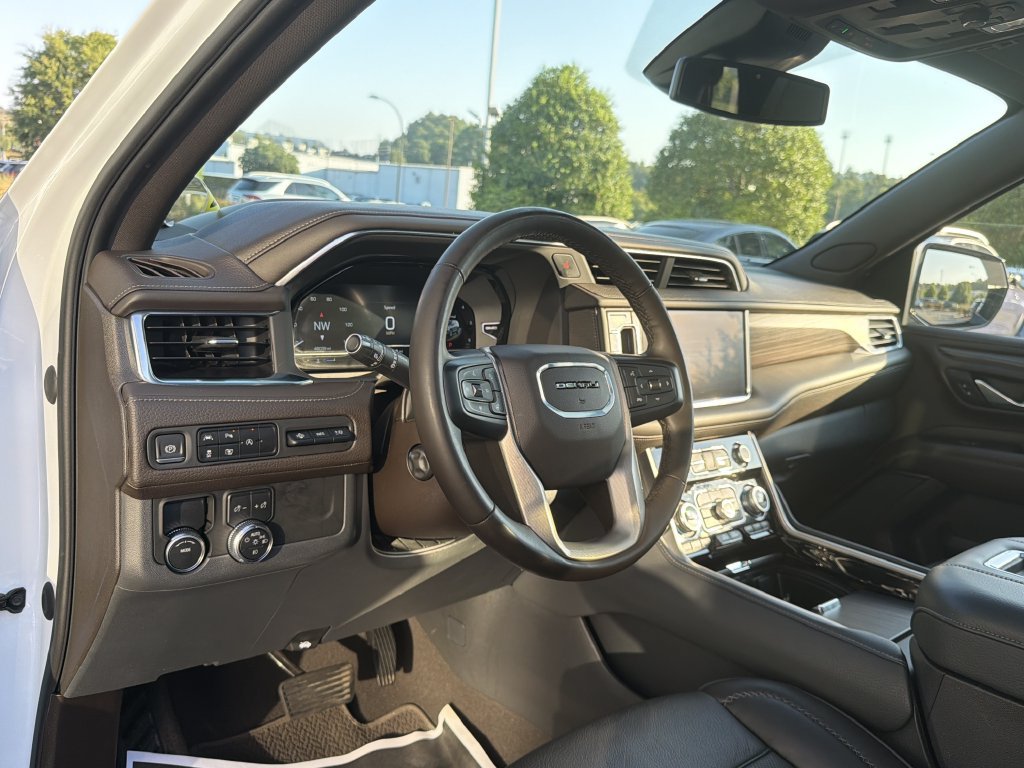 Used 2023 GMC Yukon Denali RWD image 10