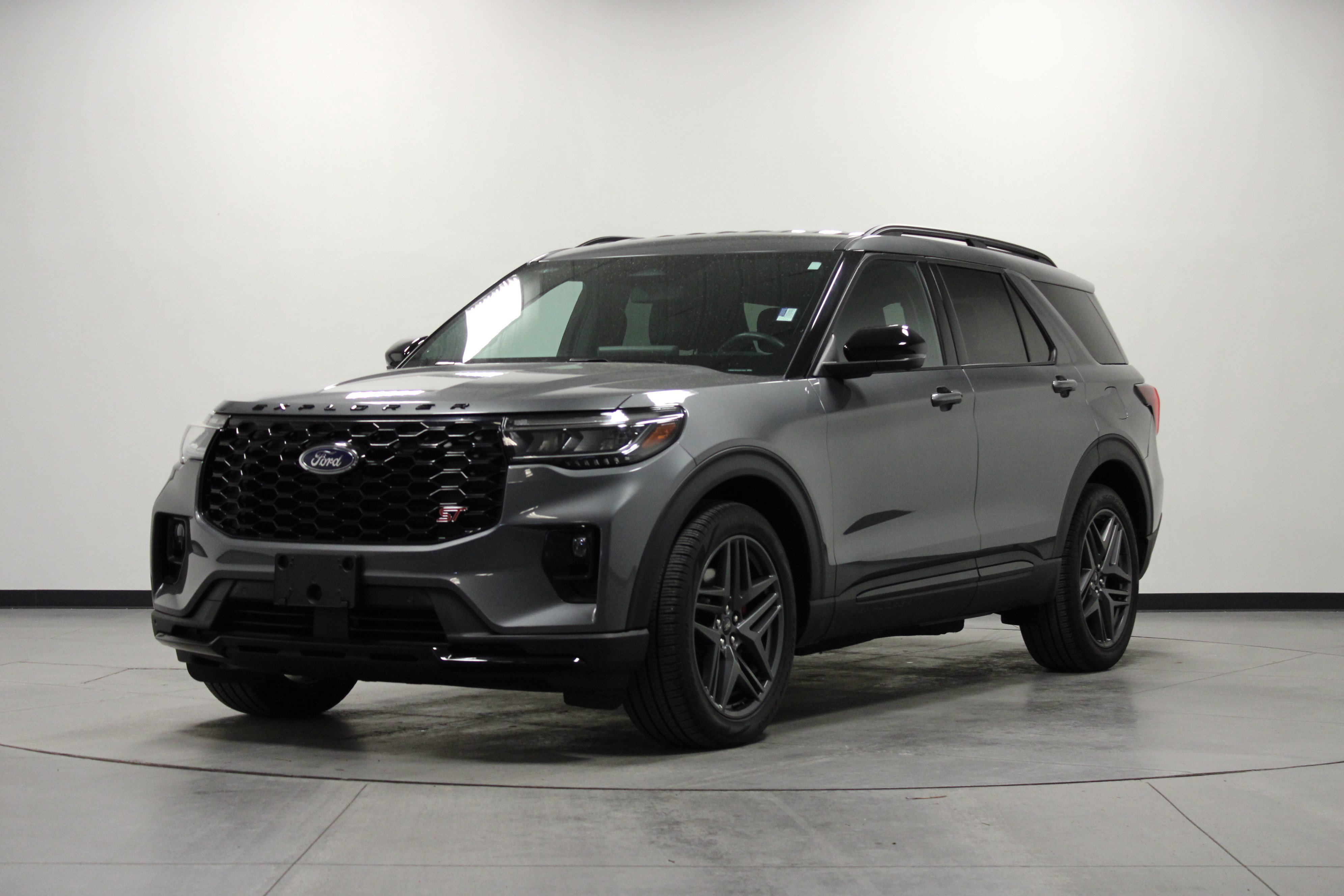 Used 2025 Ford Explorer ST image 8