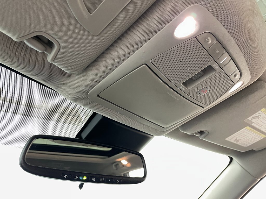 Used 2020 Nissan Rogue SL w/ Premium Package image 30