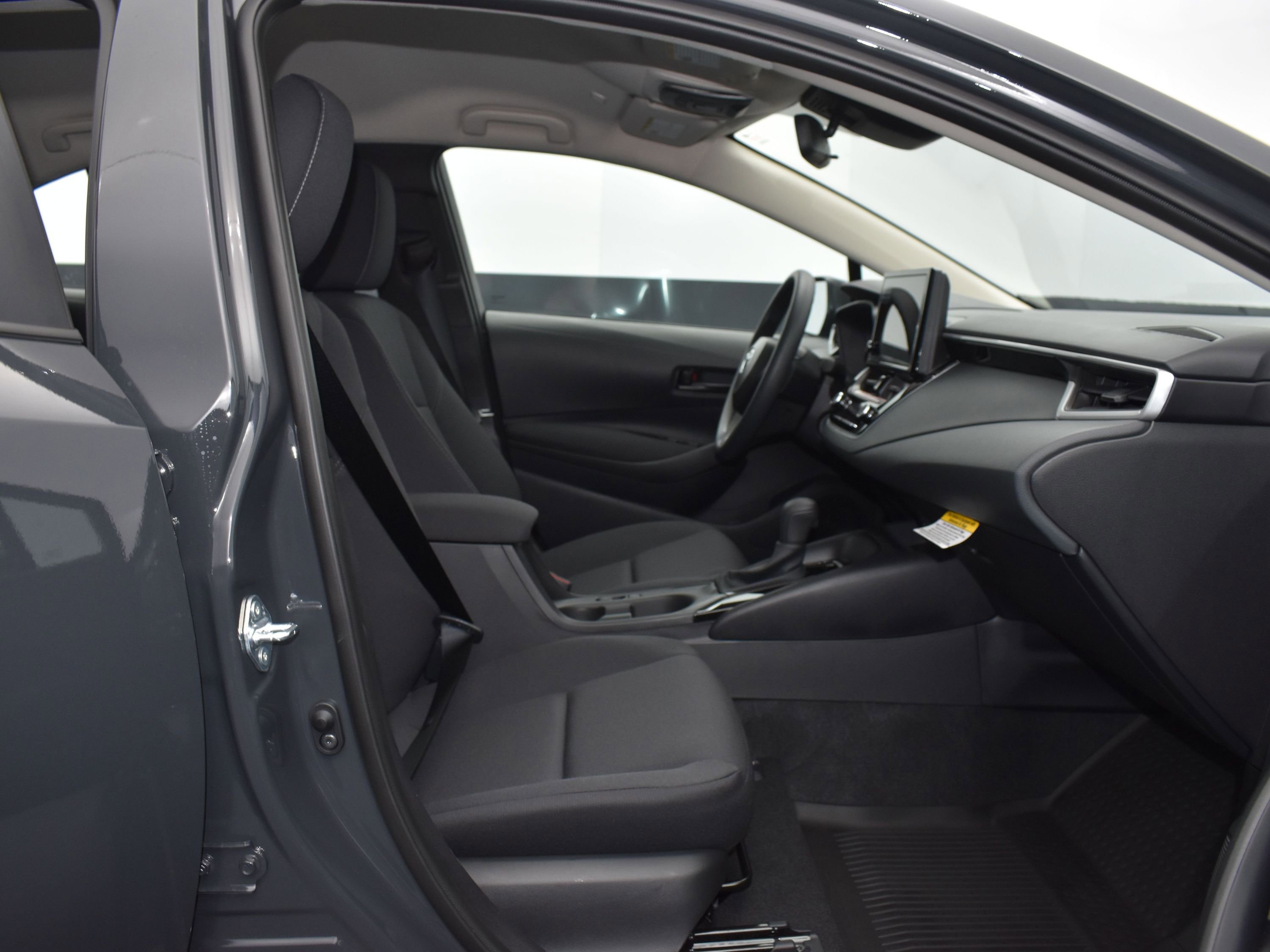 Used 2025 Toyota Corolla LE image 11