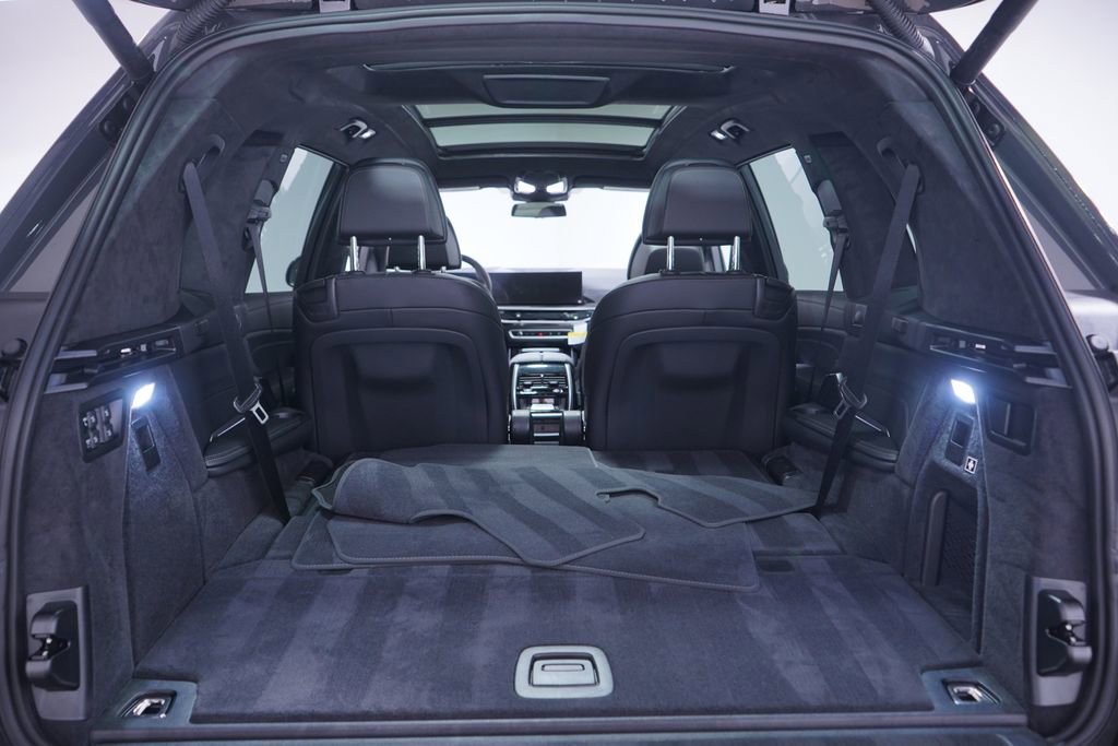 Used 2026 BMW X7 xDrive40i w/ M Sport Package AWD/4WD image 23