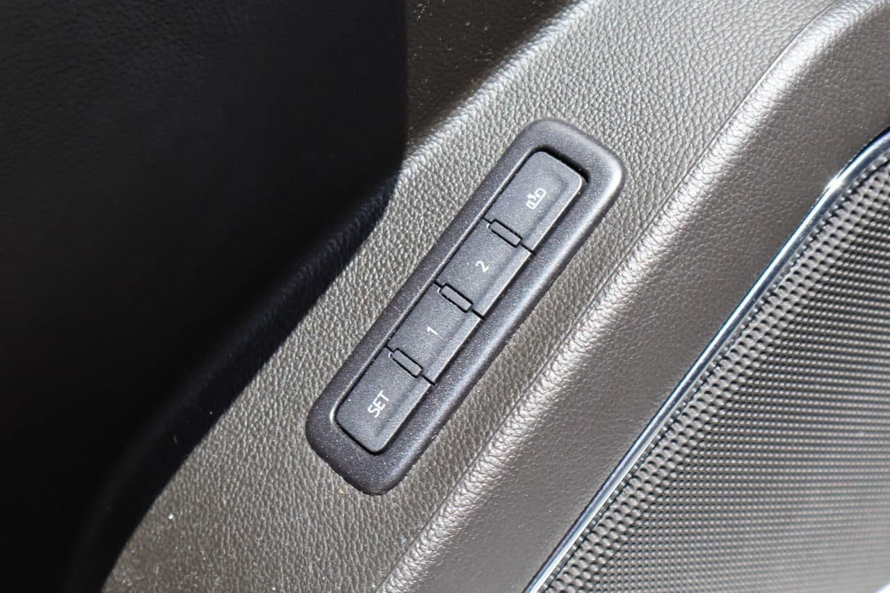 Used 2019 Chevrolet Suburban Premier AWD/4WD image 25