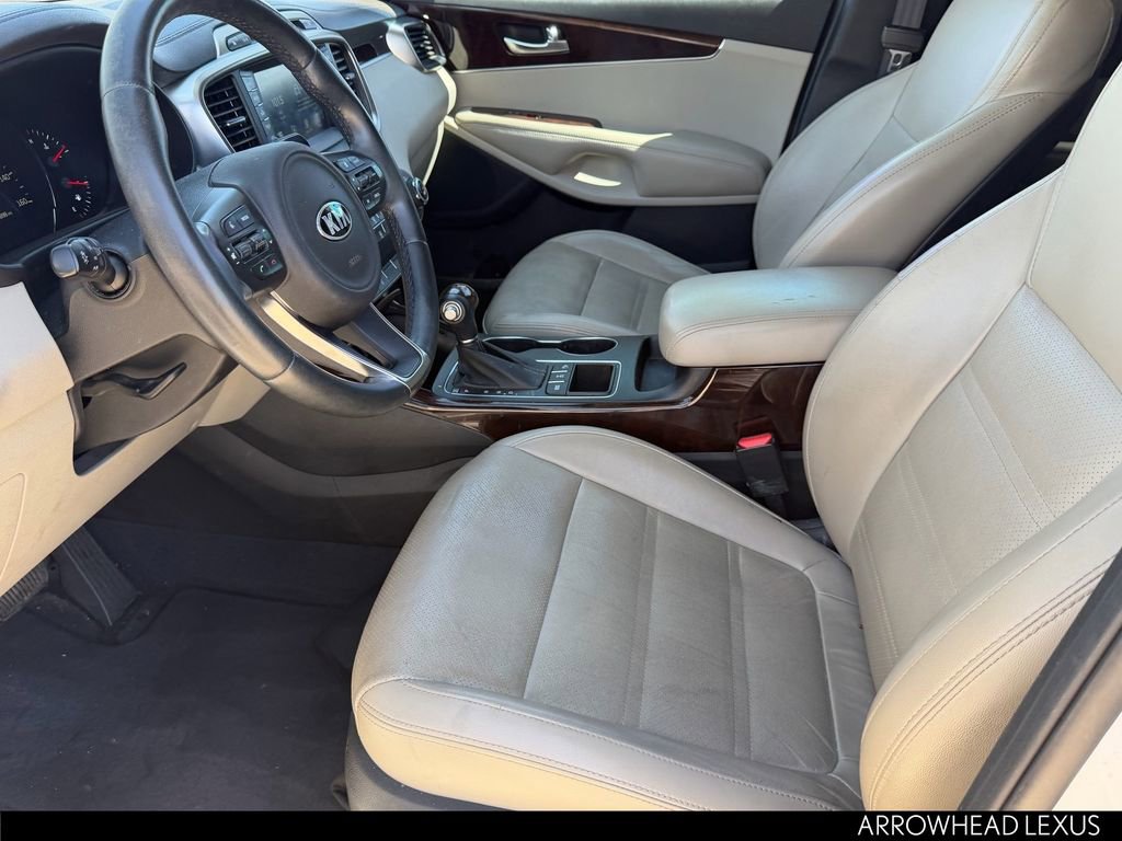 Used 2017 Kia Sorento EX image 19