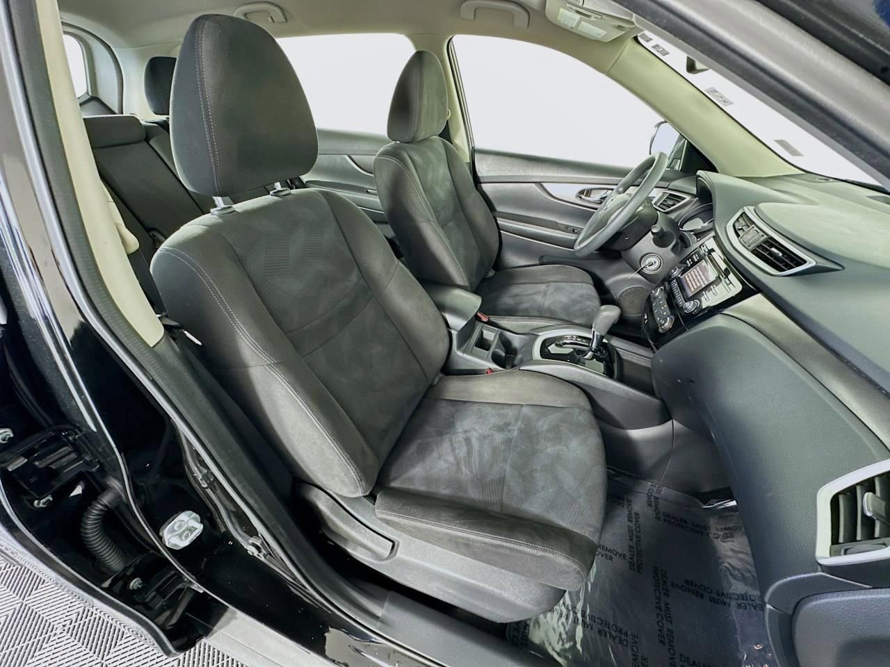Used 2015 Nissan Rogue S image 31
