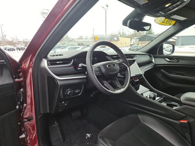 Used 2024 Jeep Grand Cherokee Altitude image 26