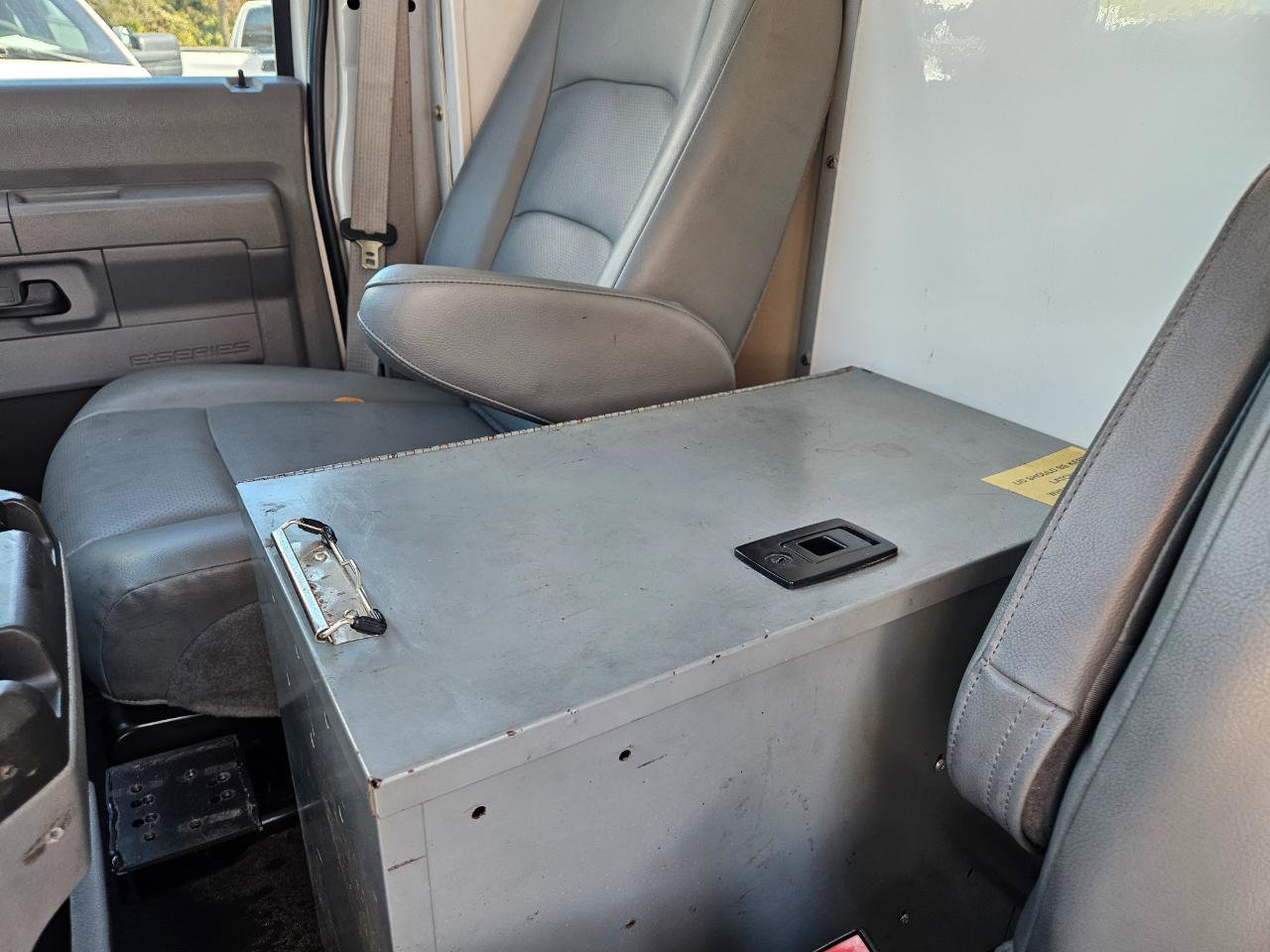 Used 2012 Ford E-350 and Econoline 350 Super Duty w/ PWR Locks & Windows Group image 14